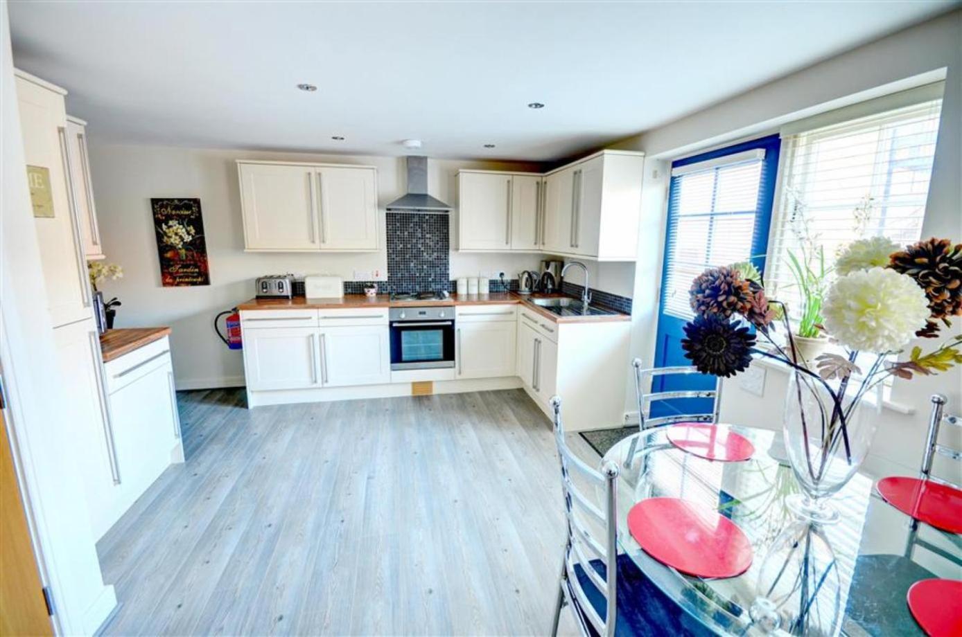 סקארבורו Hotties House - Two-Bed Cottage, Dog-Friendly & Off-Street Parking - מראה חיצוני תמונה