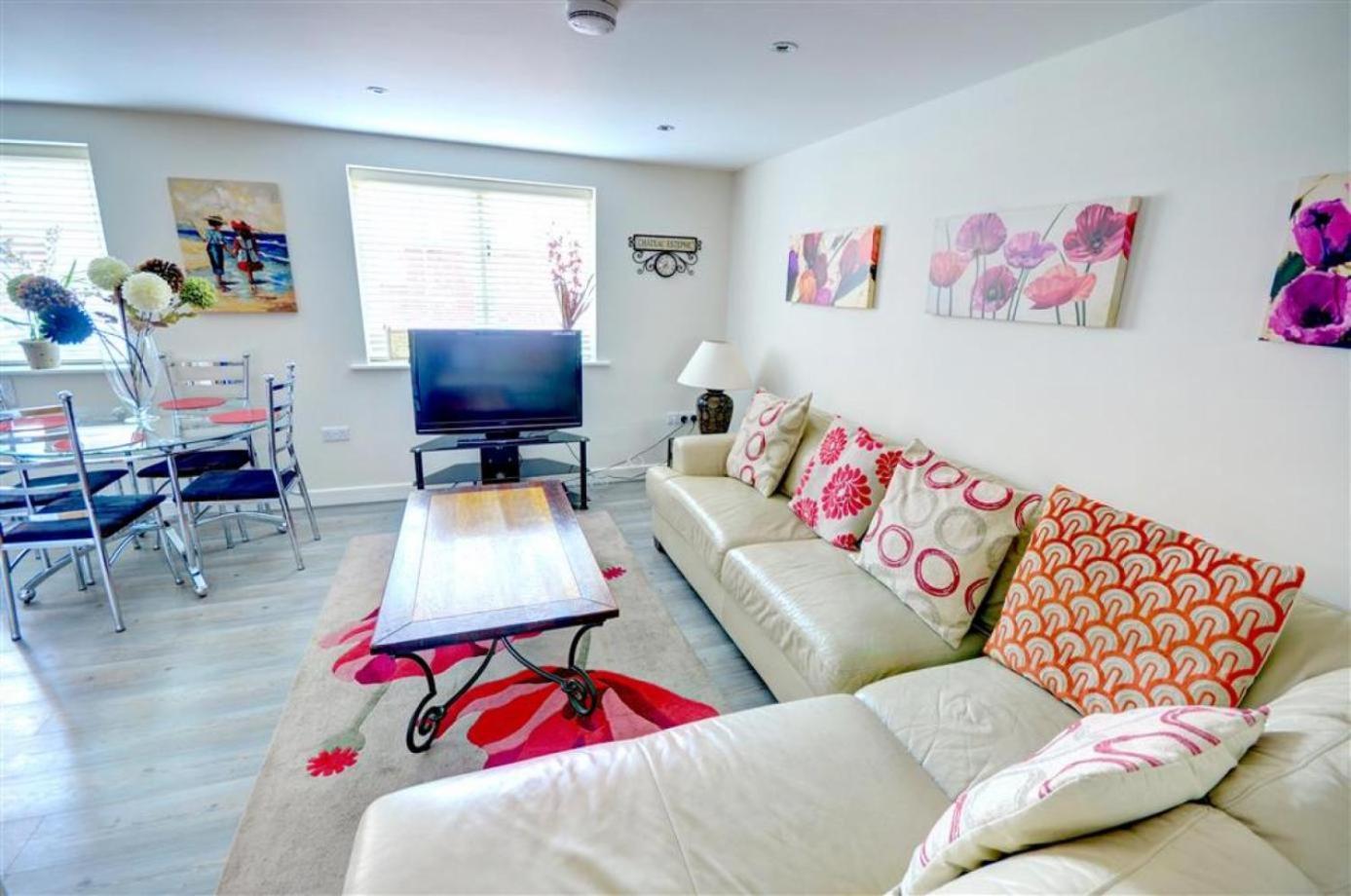 סקארבורו Hotties House - Two-Bed Cottage, Dog-Friendly & Off-Street Parking - מראה חיצוני תמונה